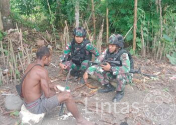 Menjalin Kekeluargaan, Satgas Yonif 132/BS Anjangsana Ke Kp.Banda