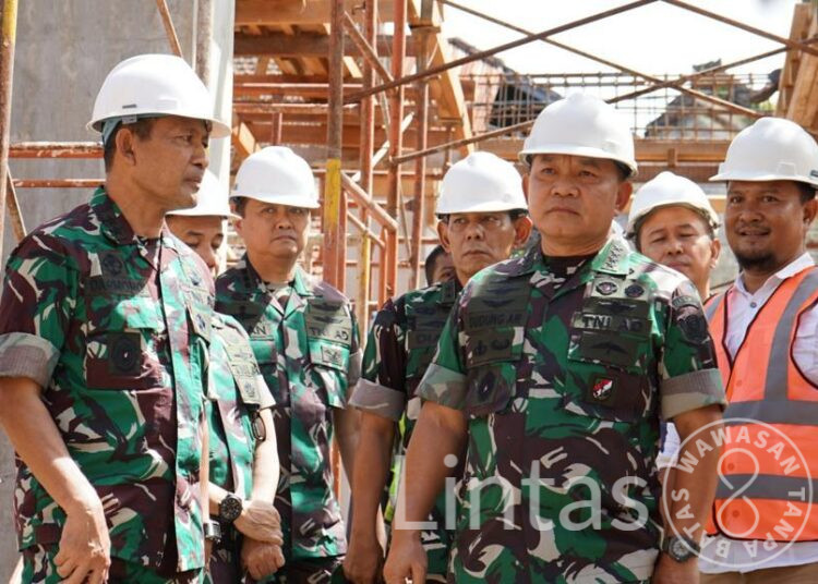 Kasad Tinjau Pembangunan RST TK III Dr. Reksodiwiryo Padang