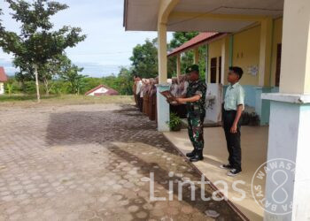 Serka Armada : Pimpin Upacara Bendera Merah Putih di SMK Negri 1 Indra Makmu