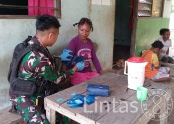 Satgas Yonif 132/BS Berikan Pelayanan Kesehatan Gratis Untuk Masyarakat Papua