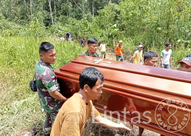 Satgas Pamtas Yonif 645/Gty Peduli Dan Bantu Proses Pemakaman Warga Binaan Meninggal Dunia