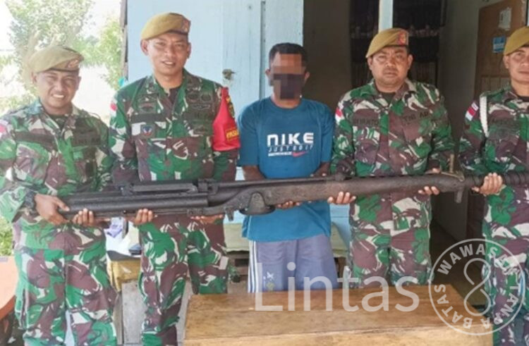 Lagi… Komsos Satgas Yonarhanud 3/YBY Dapatkan Senpi Dari Kep. Meti