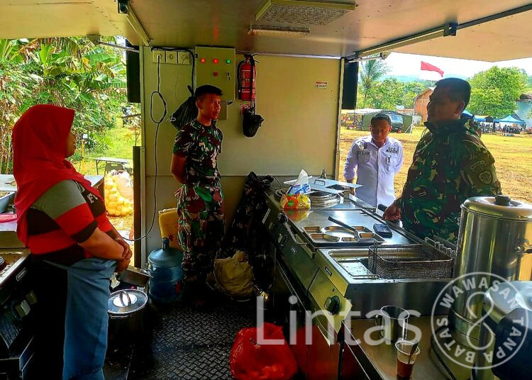 Tangis Haru Ibu Maya Mendapat Rumah Dari Pangdam III/Siliwangi
