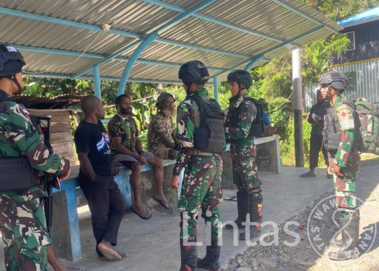 Anjangsana Dan Pelayanan Kesehatan Di Kampung Kelila Oleh Satgas Yonif Raider 200/BN