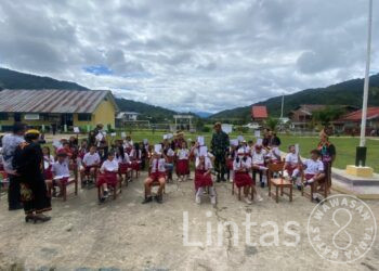 Peringati Hardiknas, Satgas Yonarmed 5/Pancagiri Gelar Pelayanan Kesehatan Gratis