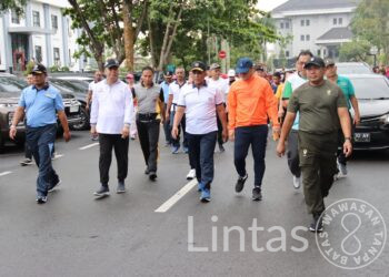Aster Kasdam XII/Tpr Hadiri Pembukaan Festival Drum Band Dan Launching Gerakan Masyarakat Kalbar Bugar