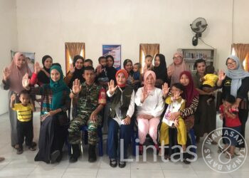 Babinsa Tellu Limpoe Dampingi Kegiatan Posyandu Balita