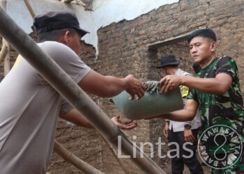 Wujud Kehadiran TNI di Tengah Kesulitan Rakyat, Satgas TMMD Kodim 0623/Cilegon Renovasi 2 Unit Rutilahu
