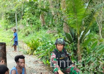 Satgas Yonif 132/BS Menyapa Masyarakat Kp.Kalilapar