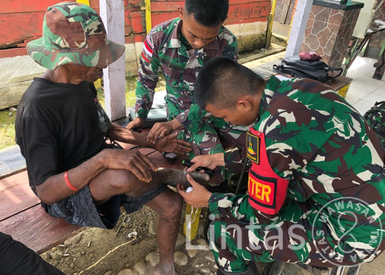 Satgas Yonif 310/KK Berikan Pelayanan Kesehatan Door to Door, Bagi Warga Yabanda