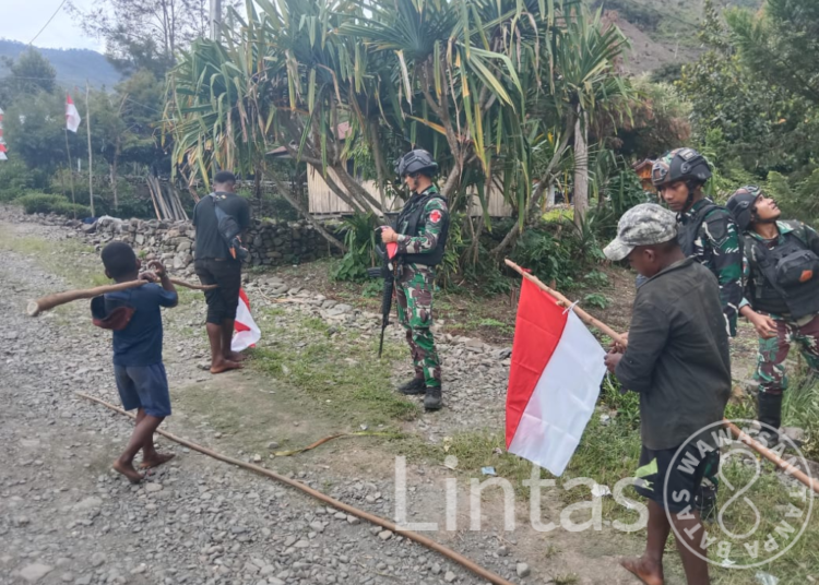 Datangi Kampung Yalinggua , Satgas Yonif RK 115/ML Laksanakan Komsos dan Karya Bhakti