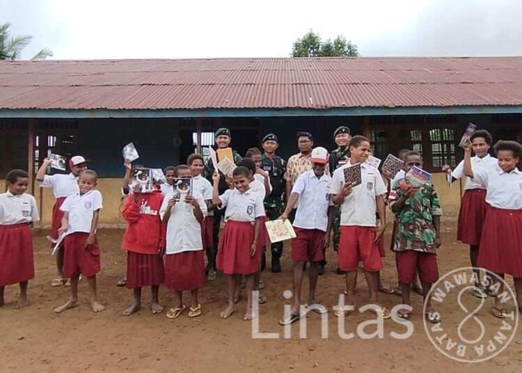 Bangkitkan Semangat Belajar Anak Sekolah Pedalaman Perbatasan Satgas Pamtas Statis RI -PNG Yonif RK 111/KB Gelar Program Kampung Pancasila