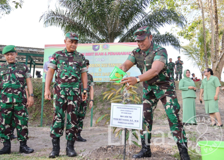Kunjungi Korem 121/Abw, Pangdam XII/Tpr Tekankan Netralitas TNI Kepada Prajurit
