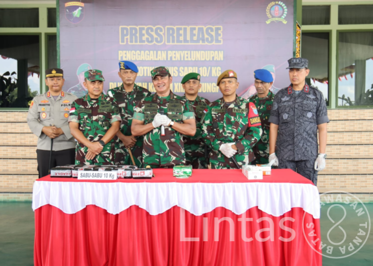 Gagalkan Penyelundupan Sabu 10 Kilogram, Pangdam XII/Tpr Apresiasi Satgas Yonarmed 16/TK