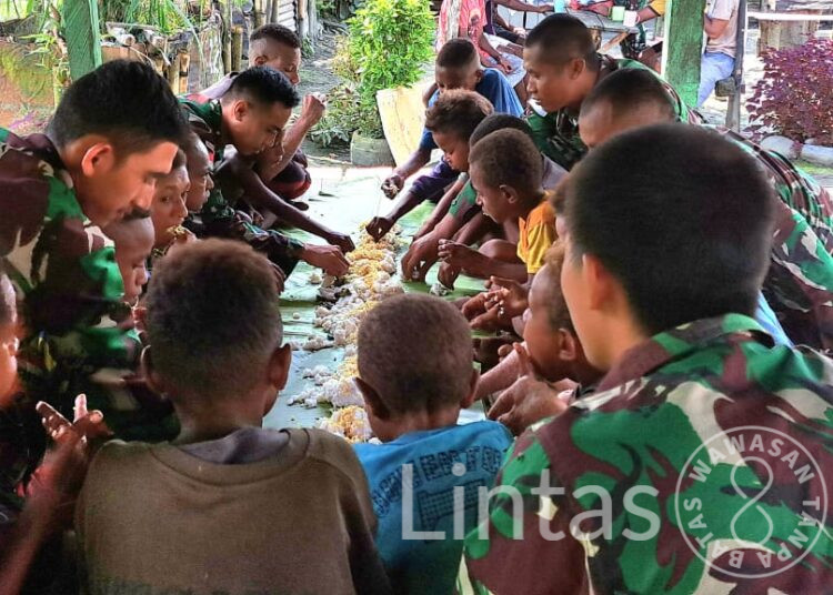 Satgas Yonif 310/KK Ajarkan Anak-Anak Perbatasan Membaca & Berhitung
