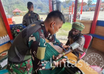 Peduli Kesehatan Warga Intan Jaya, Satgas Yonif PR 330/TD, Buka Layanan Konsultasi Kesehatan & Berobat Gratis