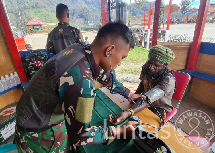 Peduli Kesehatan Warga Intan Jaya, Satgas Yonif PR 330/TD, Buka Layanan Konsultasi Kesehatan & Berobat Gratis