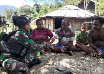 Datangi Kampung Moulo Papua, Satgas Yonif RK 115/ML Beri Bantuan Ke Masyarakat