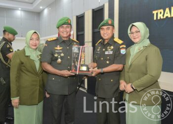 Pangdam XII/Tpr Pimpin Sertijab Danrem 121/Abw & Asintel Kasdam