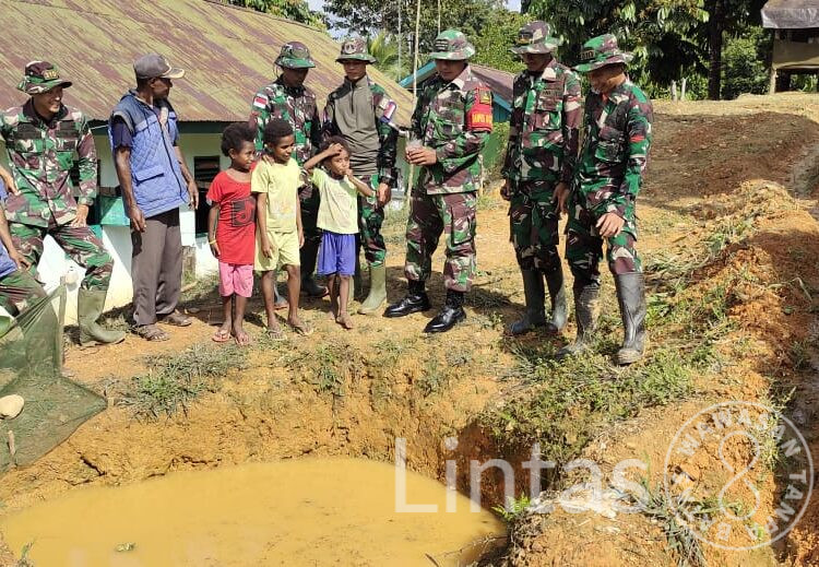 Ajarkan Budidaya Lele, Satgas Yonif 310/KK Undang Warga Untuk Mentransfer Ilmu