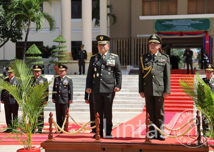 Berjasa Tingkatkan Kerja Sama Militer AD Kedua Negara, Kasad Terima Medali Kehormatan Negara Kamboja