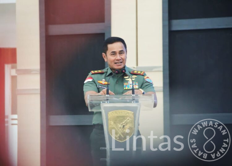 Prajurit & PNS Garnizun Pontianak Ikuti Penyuluhan Hukum Dari Babinkum TNI
