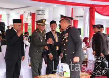 Dandim 0104/Aceh Timur Hadiri Upacara Penurunan Bendera Merah Putih di Kota Langsa