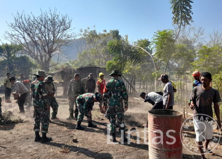 Gelar Karya Bakti, Kodim 1603/Sikka Beserta Para Mitra Membangun Rumah Tidak Layak Huni