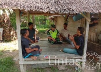 Serda Joni Siregar Babinsa Koramil 17/Idi Tunong, Kodim 0104/Atim gelar Komunikasi Sosial