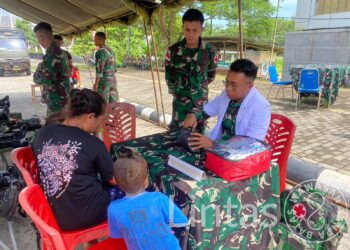 Dalam Rangka HUT PMI Satgas Pamtas Yonif 122/TS Bersama PMI Jayapura Menggelar Baksos Donor Darah