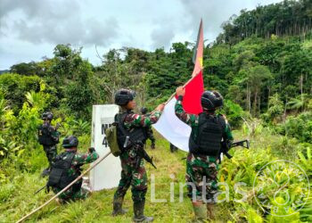 Pastikan Patok Perbatasan RI-PNG Tak Bergeser Sedikitpun, Satgas Yonif 310/KK Lakukan Patroli Meski Medan Sulit