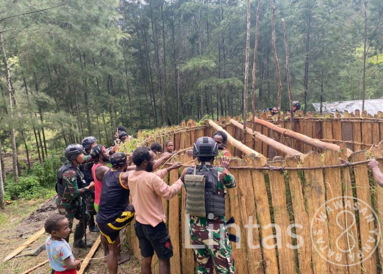 Honai Untuk Bapak Marianus Labene di Kampung Amungi, Papua
