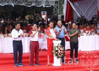 Wakasad Dampingi Panglima TNI Lepas Peserta Lomba Lari “Panglima TNI Run”