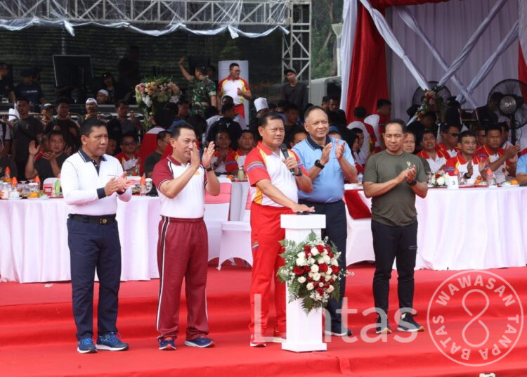 Wakasad Dampingi Panglima TNI Lepas Peserta Lomba Lari “Panglima TNI Run”