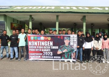 Kodim 0104/Aceh Timur Lepas Tim Forki Kota Langsa Ikuti Kejuaraan Karate Piala Pangdam IM Tahun 2023