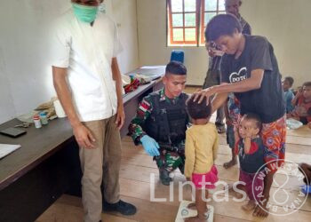 Peduli Kesehatan, Satgas Pamtas Yonif 310/KK Bersama Puskesmas Batom Gelar Posyandu