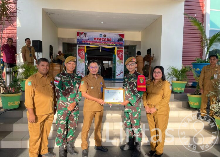 Bupati Halmahera Utara Berikan Penghargaan Kepada Satgas Yonarhanud 3/YBY Atas Partisipasi Tingkatkan Ekonomi Masyarakat