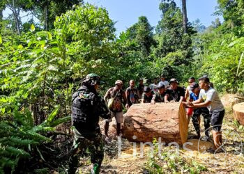 Masyarakat Resah Air Tidak Mengalir Satgas Yonif 122/TS Pos Kout Lakukan Ini
