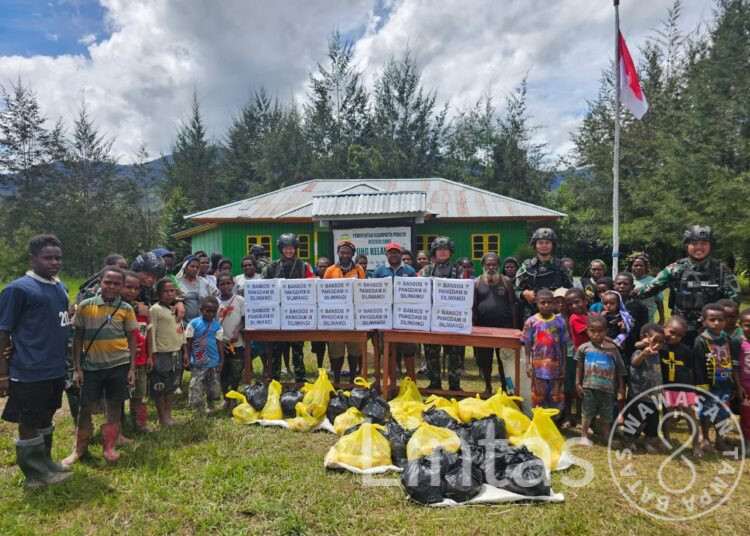 Bansos Pangdam III Siliwangi Bantu Warga di Ilaga, Papua