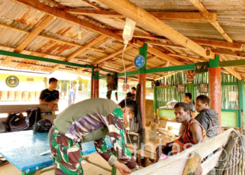 Gerak Cepat Satgas Pamtas RI-Papua Nugini Yonif Raider Khusus 111/KB Selamatkan Nyawa Anak Kecil Karena Malaria