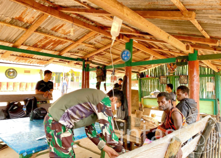 Gerak Cepat Satgas Pamtas RI-Papua Nugini Yonif Raider Khusus 111/KB Selamatkan Nyawa Anak Kecil Karena Malaria
