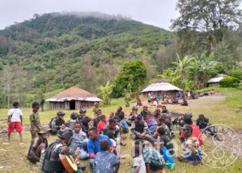 Hubungan Kekeluargaan Satgas Raider 300 Bersama Masyarakat Binaan di Papua