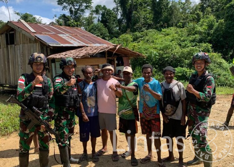 Kesigapan Satgas Yonif 310/KK, Mediasi Dan Hentikan Aksi Pemalangan Jalan Yang Disertai Ancaman Senjata Tajam