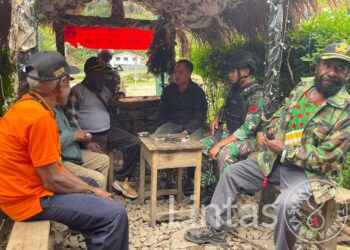 Satgas Yonif 721/Mks Ingatkan Masyarakat Distrik Kanggime Tidak Mudah Terprovokasi Tentang Informasi Yang Terjadi di Jayapura