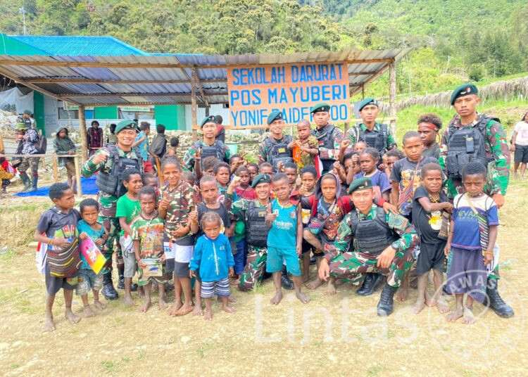 Pastikan Anak-Anak Dapat Pendidikan, Satgas TNI 300 Siliwangi Bangun Sekolah Darurat di Mayuberi Papua