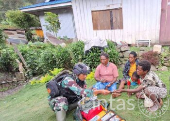 Pelayanan Kesehatan Lapangan Satgas TNI 300 Siliwangi di Beoga Papua