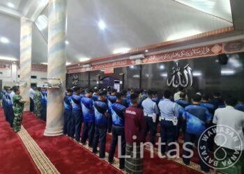 Tingkatkan Ketakwaan, Danlanud Husein Sastranegara Ajak Personelnya Ramaikan Shalat Subuh Berjamaah