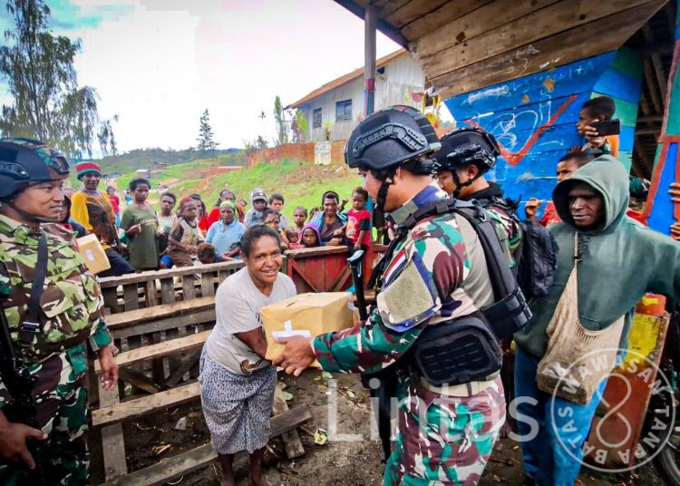 Dansatgas Yonif 310/KK Bawa Segudang Kebahagiaan Untuk Masyarakat Perbatasan