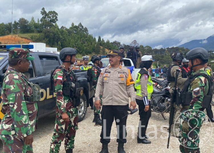 Ciptakan Pemilu Damai, Satgas Yonif 721/Mks Bersama Satkowil Lanny Jaya Terus Bersinergi Jaga Kondusifitas
