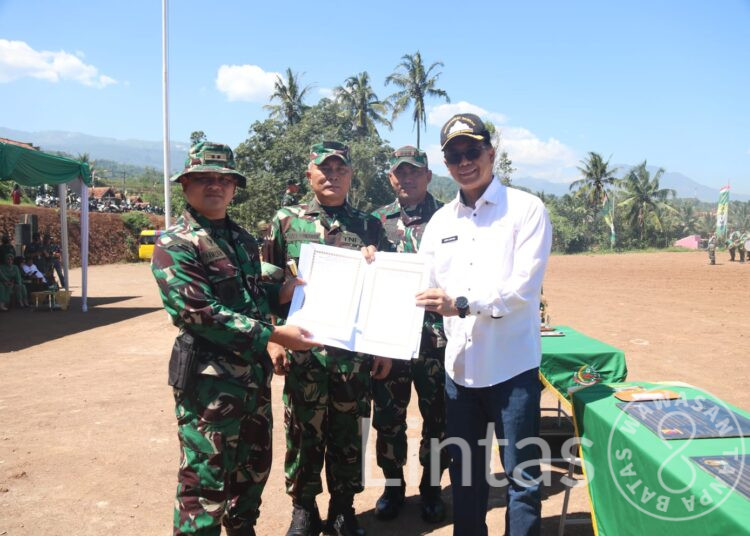 Pangdam III/Siliwangi Tutup TMMD Ke – 119 Kodim 0602/Serang